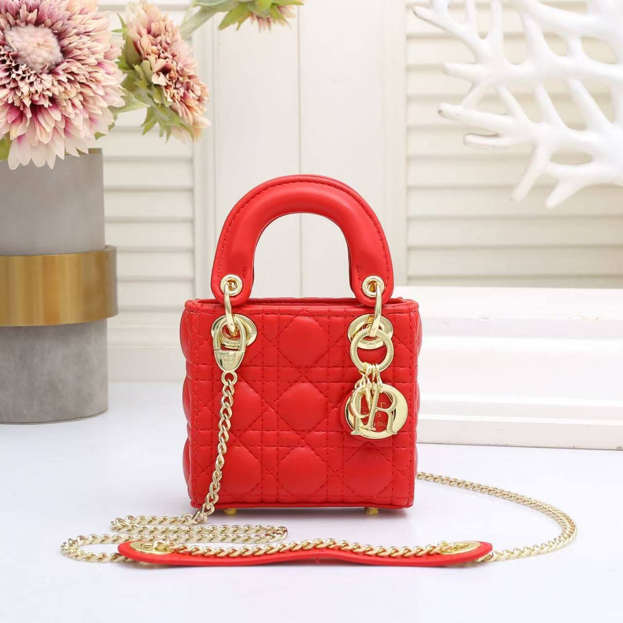 DIOR MINI SIZE
GOOD QUALITY
WITH BOX
🎁🎁🎁
110 dhs✅
Zain295
♥️♥️♥️