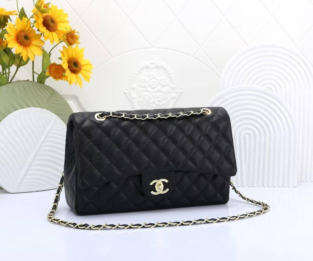 Chanel
High quality
115 dhs❤️
with box
🎁🎁🎁
Zain136
♥️♥️♥️