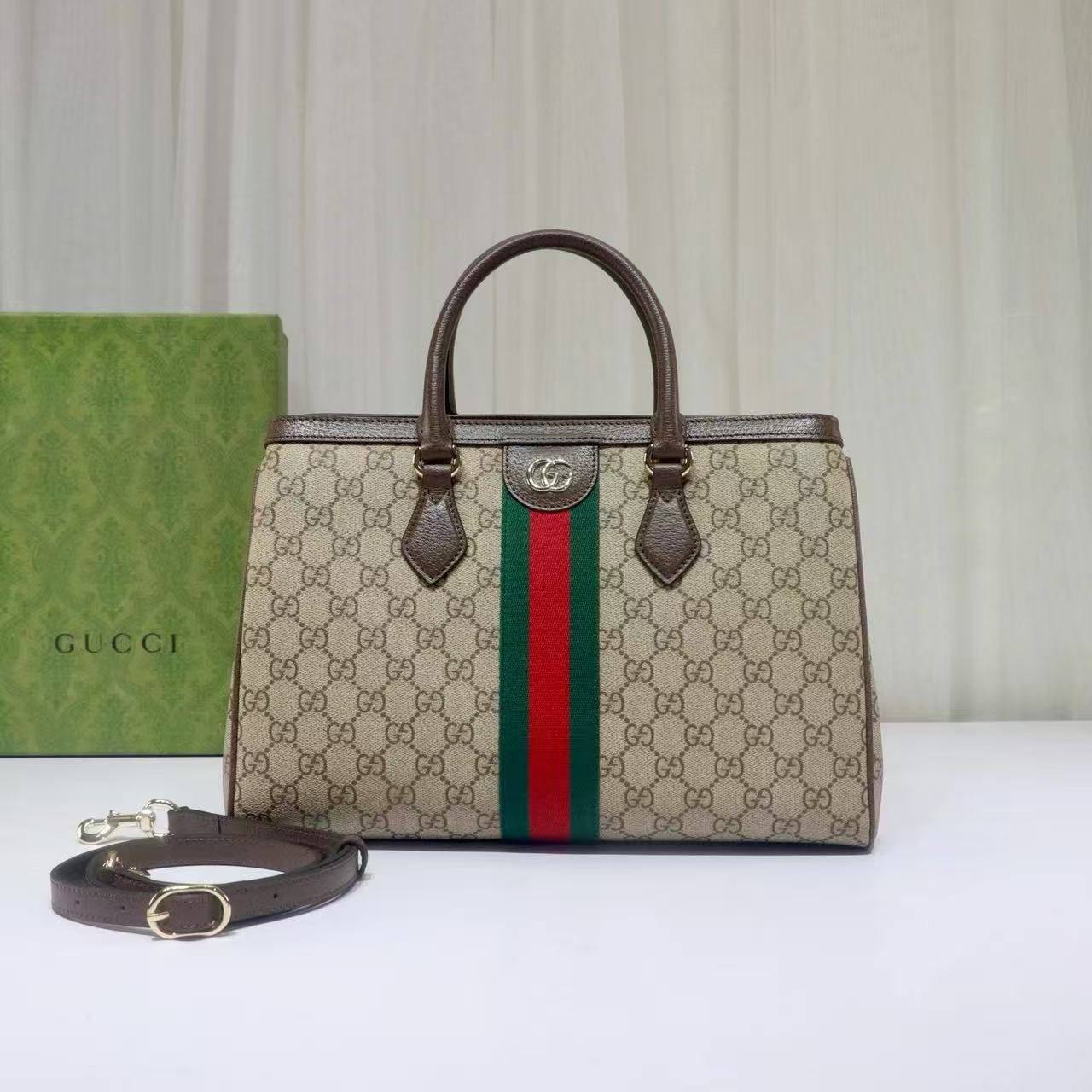 Gucci 🙋🏻💕
Master
26cm 🫶🏼 320 dhs✅
34cm🫶🏼 340 dhs✅
Zain297
♥️♥️♥️