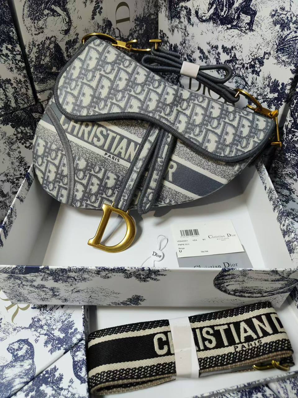 Dior
with box
🎁🎁🎁
115 dhs🪙🌨️
Zain177
♥️♥️♥️