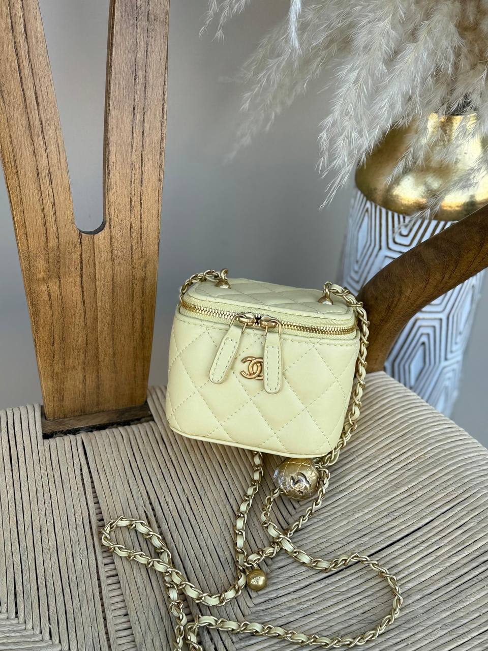 CHANEL
12cm
320 dhs✅
17cm
340 dhs✅
Top quality
With box🎁
Zain167
♥️♥️♥️