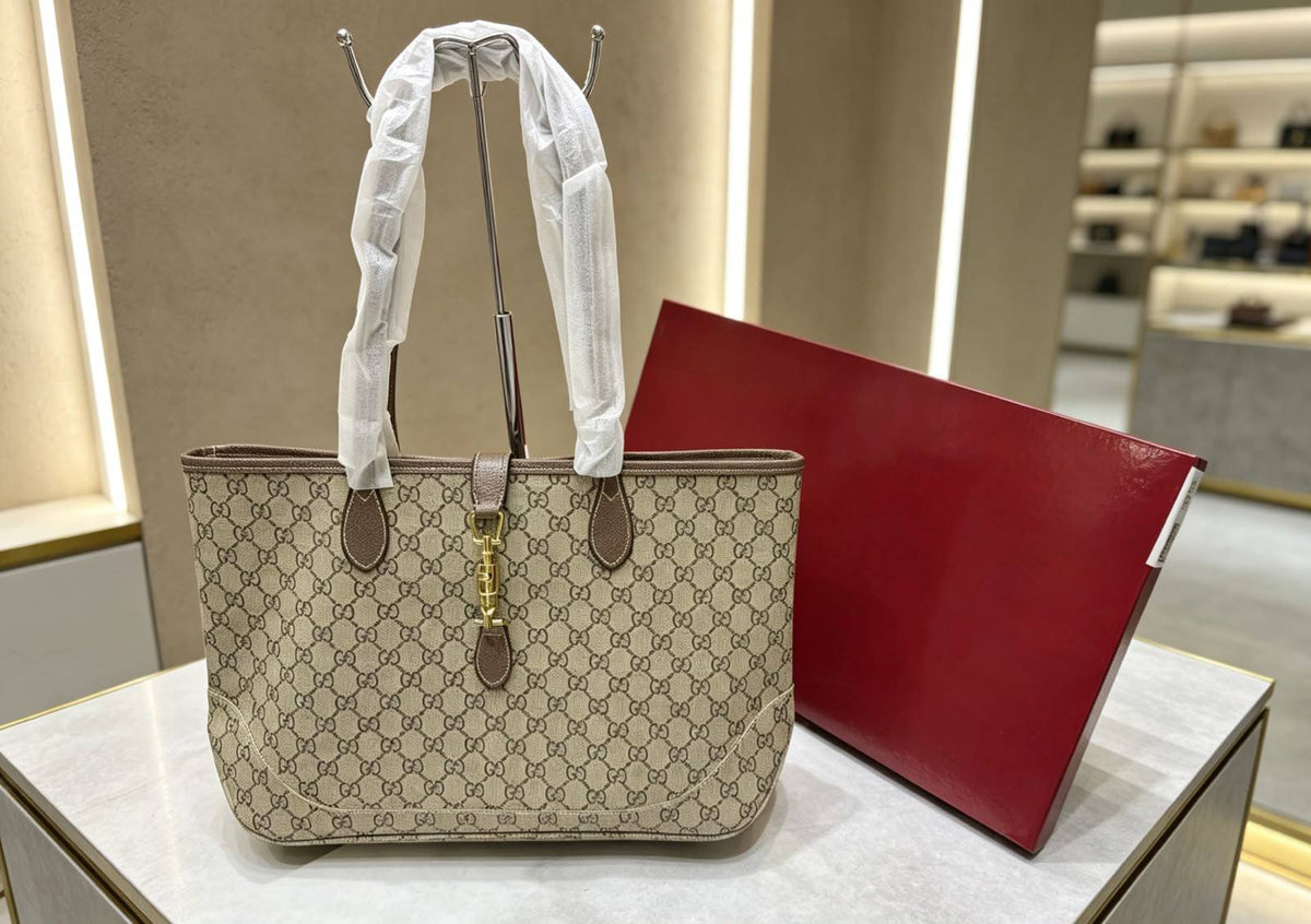 Gucci
100 dhs🇦🇪🇦🇪
Zain07
♥️♥️♥️
