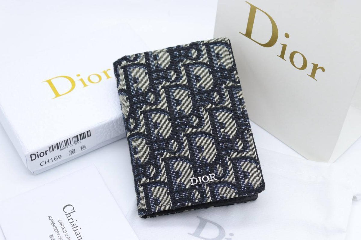 Dior Wallet
Super Master
110 dhs🇦🇪🇦🇪
Zain33
♥️♥️♥️