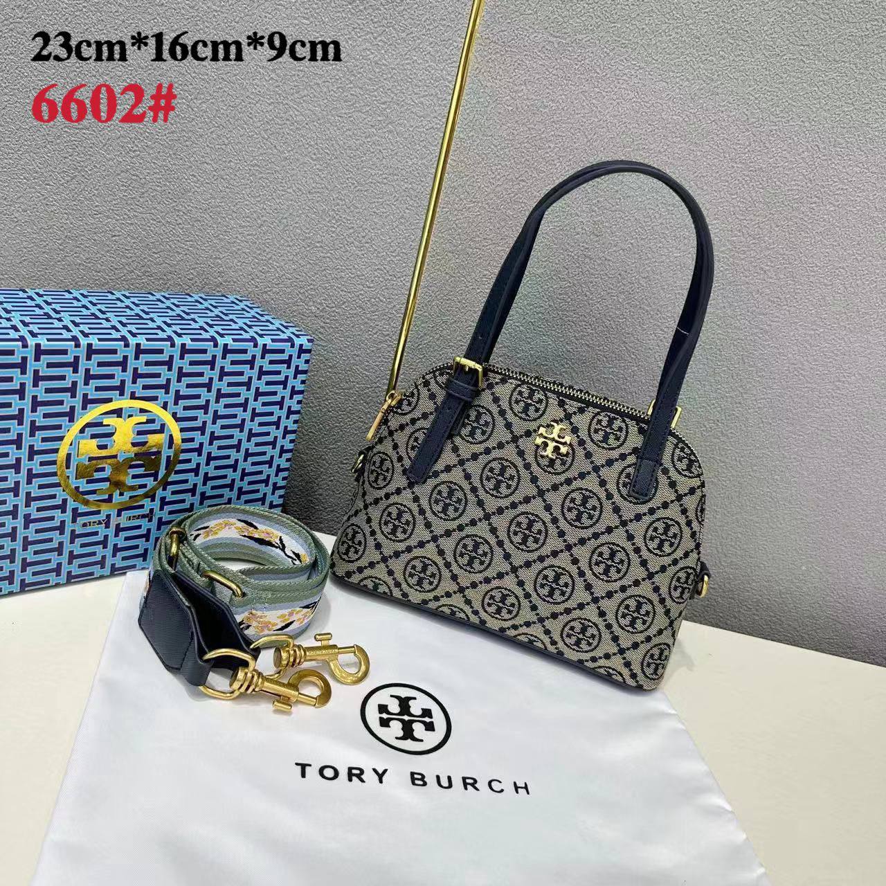 TORY BURCH
NEW CAME GOOD QUALITY
WITH BOX
🎁🎁🎁
90 dhs✅
Zain39
♥️♥️♥️