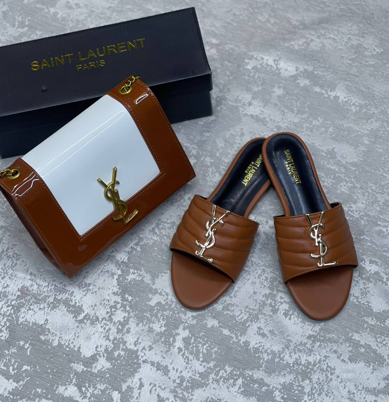 YSL Set
170 dhs✅
Size 36-41
Zain175
♥️♥️♥️