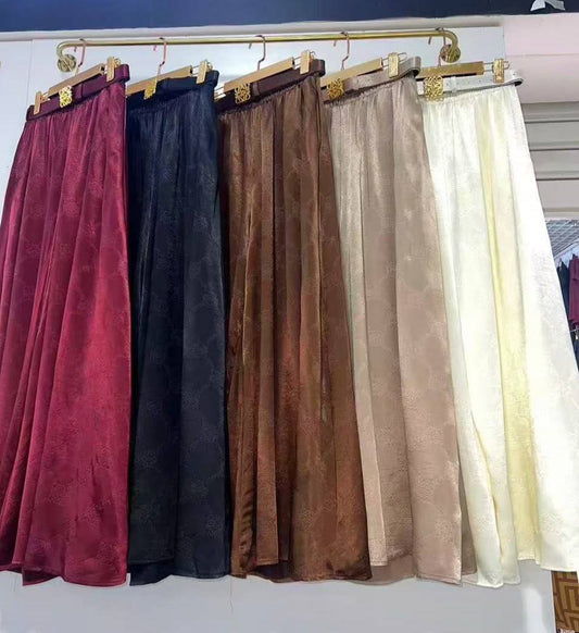 New branded skirt
85 dhs
Free size
Zain140
♥️♥️♥️