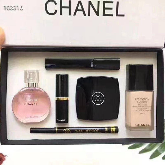 Chanel Box
New come
6in 1
45 dhs🪙🌹
Zain17
♥️♥️♥️