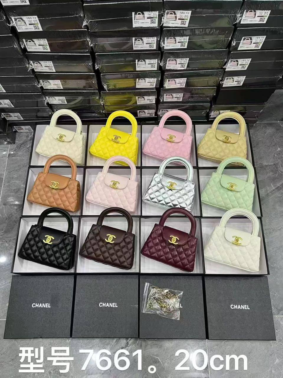 Chanel
with box
95 dhs🇦🇪🇦🇪
Zain90
♥️♥️♥️