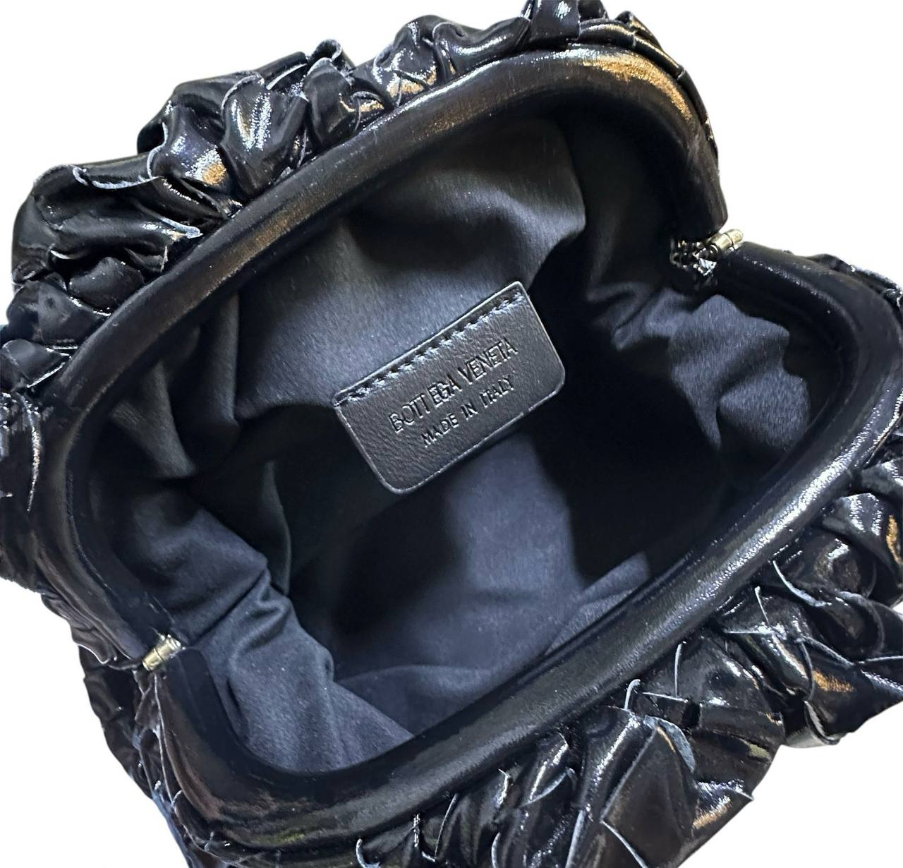 BOTTEGA
NEW CAME GOOD QUALITY
WITH BOX
🎁🎁🎁
110 dhs💓
Zain39
♥️♥️♥️