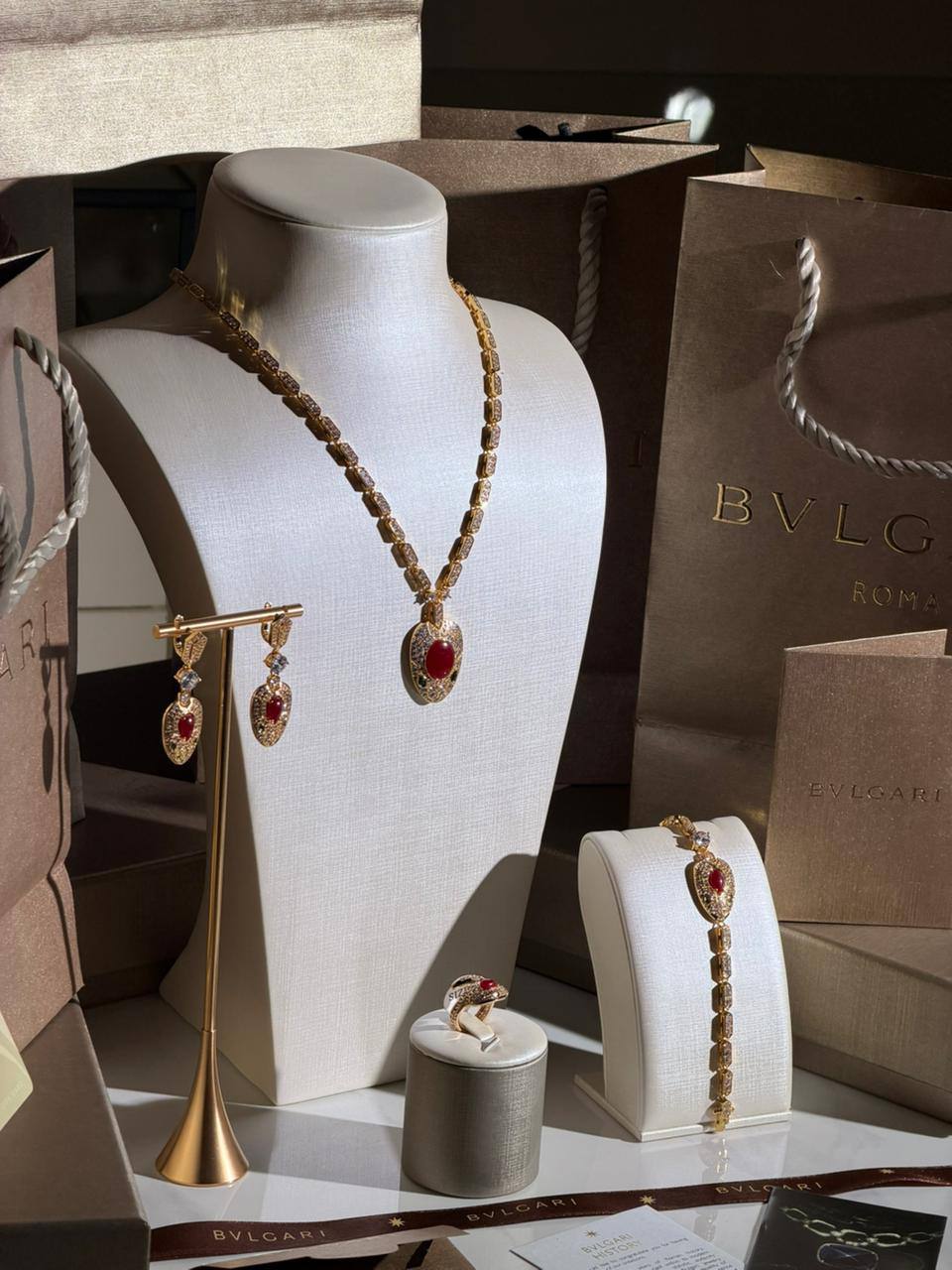 BVlGARI
New Collection 😍
Quality: Super Master
Non -Tarnish color
For Price 👇 WTSP Text Zain 0568585901
Zain268
♥️♥️♥️