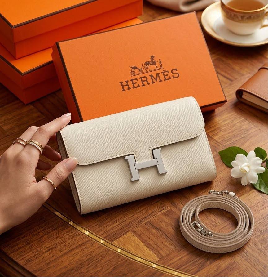 Hermes
95 dhs🇦🇪🇦🇪
With box
20 cm
Zain219
♥️♥️♥️