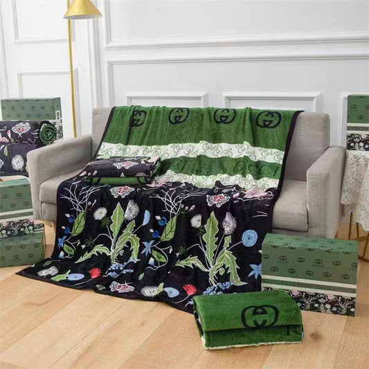 Master blanket
Good quality
Velvet
Size 150*200
With boxes 🧳🧳🧳
45 dhs🪙💚
Zain99