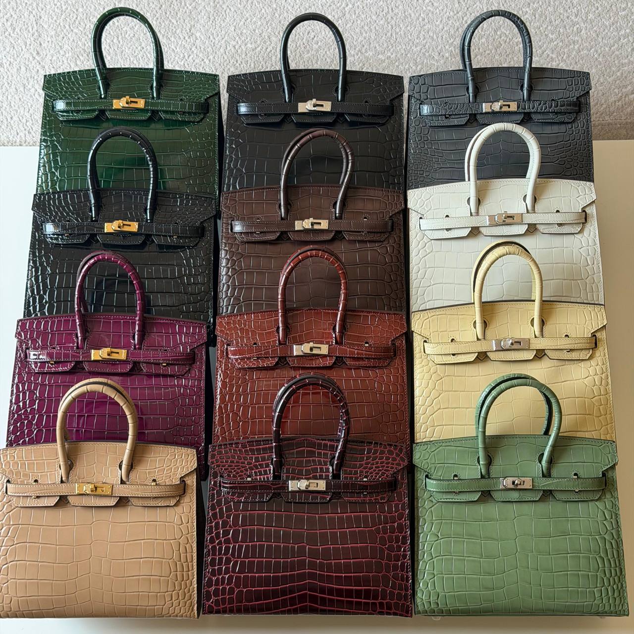 Hermes
Birkin croc 25cm💕master quality😍with box❤️
750 dhs✅
Zain52
♥️♥️♥️