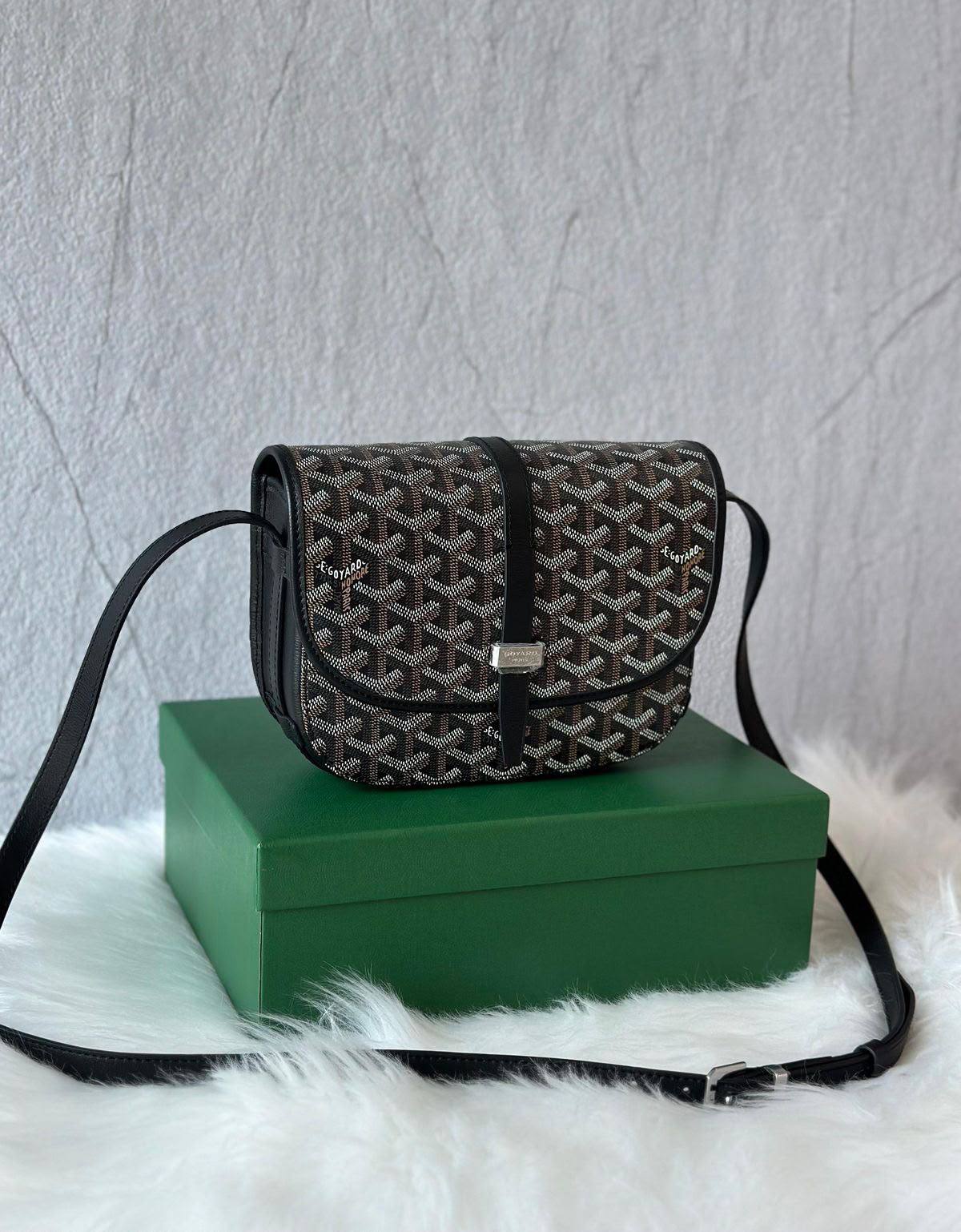 Goyard
100 dhs✅
With box
Zain219
♥️♥️♥️