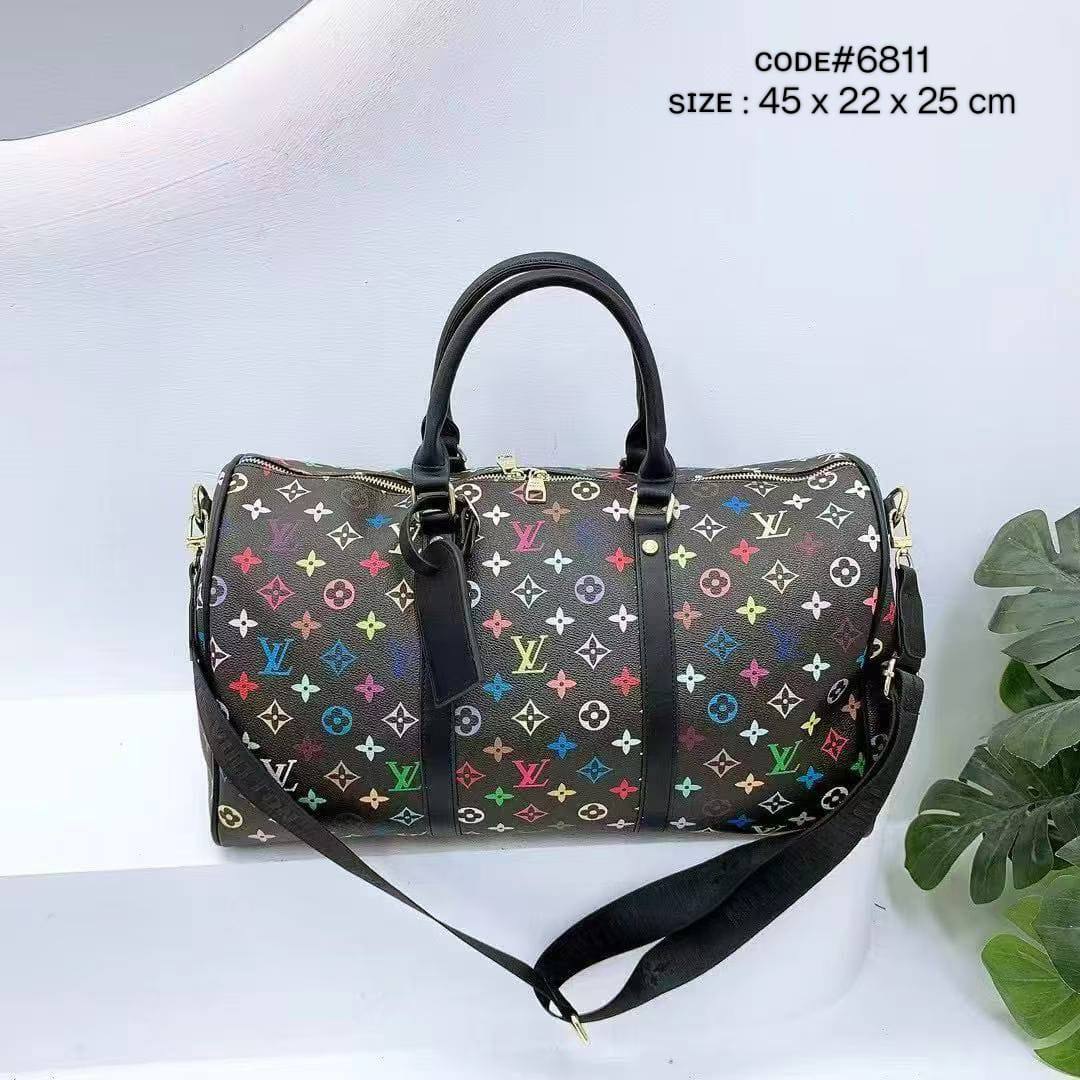 LV / GUCCI
TRAVELLING BAG
ᴄᴀɴᴠᴀss ᴍᴀᴛᴇʀɪᴀʟ
sɪᴢᴇ : 55 cm
70 dhs❣️
Zain31
♥️♥️♥️