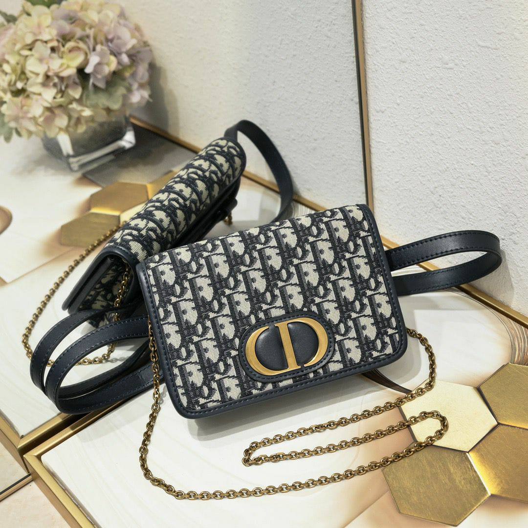 Dior
320 dhs🇦🇪🇦🇪
Zain111
♥️♥️🇦🇪