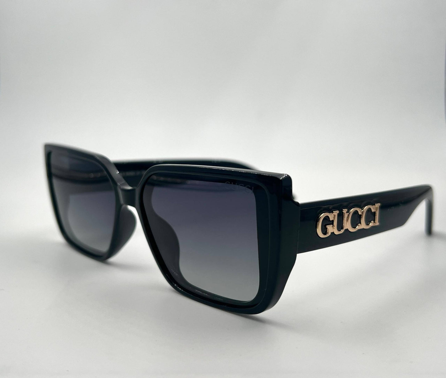 Gucci
Sunglasses 🕶️
good quality 💯
With master box 🗃️
50 dhs❣️
Zain273
♥️♥️♥️