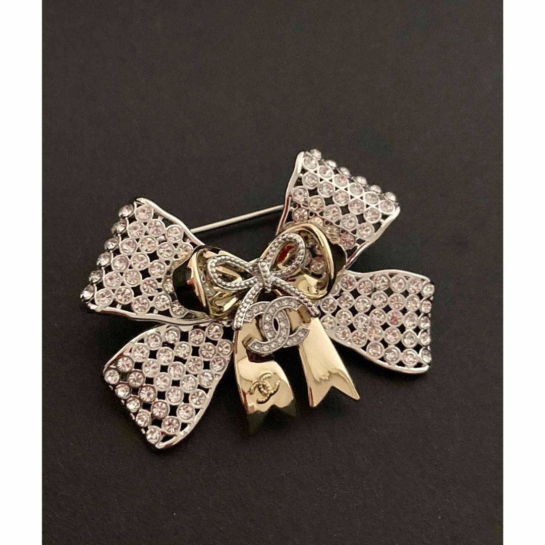 CHANEL ❤️🔥*
Brooch 🦋
Master quality 💯
With normal boxes 📦
45 dhs🌺
With master box 🗃️
55 dhs🌺
Zain216
♥️♥️♥️