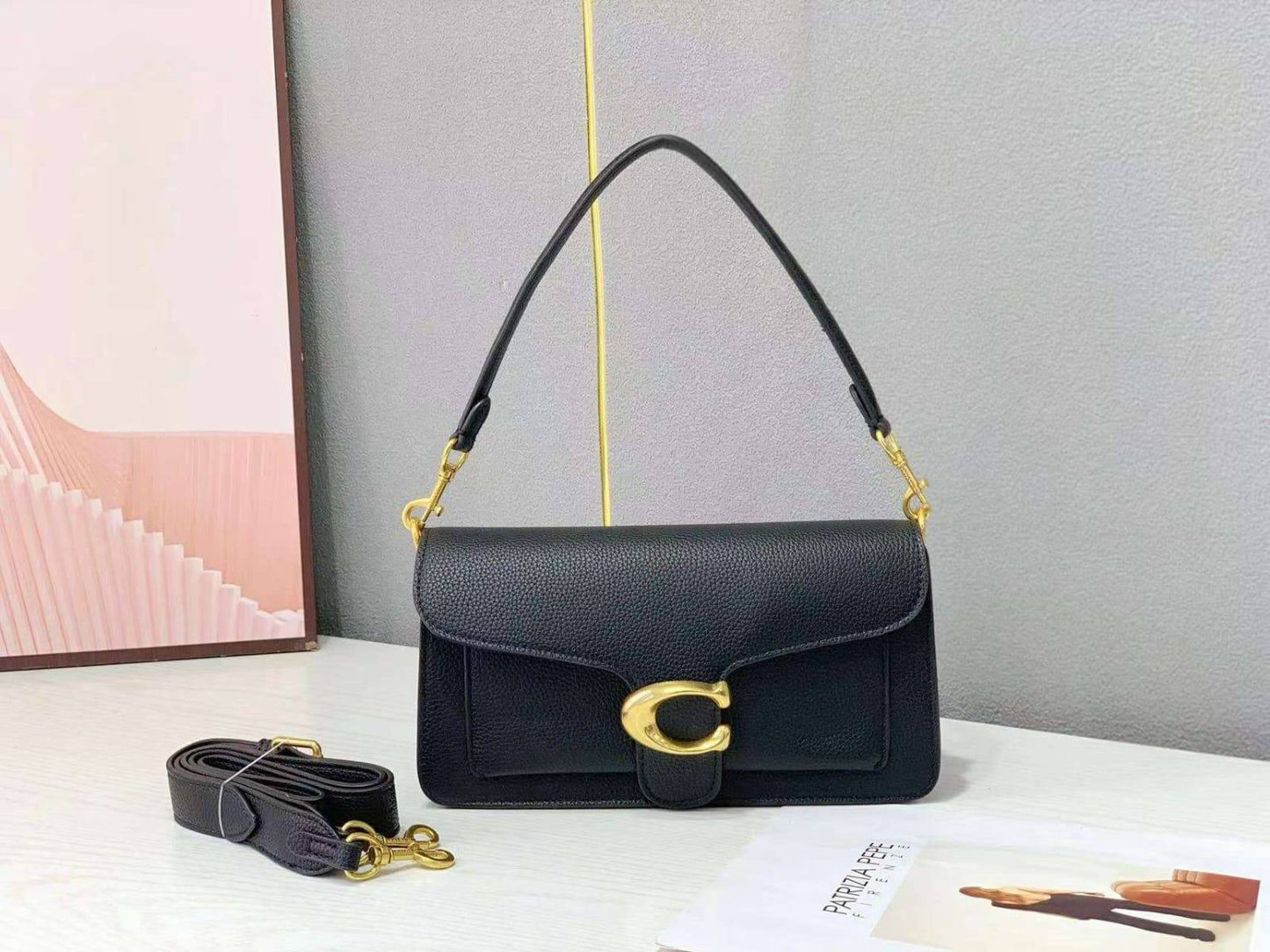 COACH Tabby 25
Gold Hardware
With 2 sizes strap
Gamosa inside
In signature canvass
Size : 25 cm
With BOX
110 dhs✅
Zain239
♥️♥️♥️
