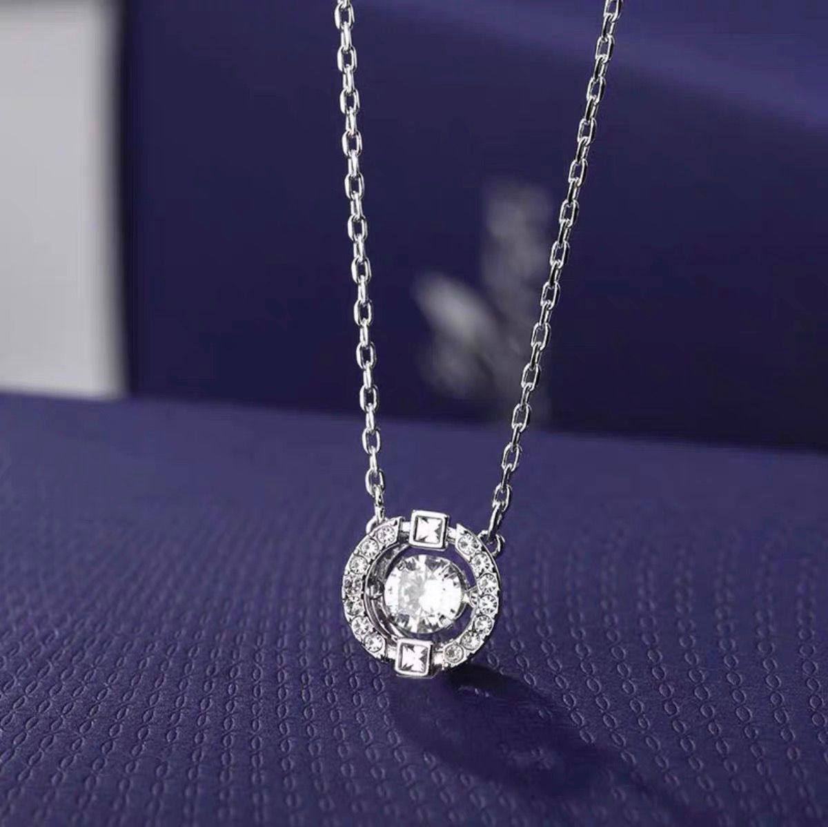 SWAROVSKI 🦢
Necklace 💥
Master quality 💯
With normal boxes 🗃️
45 dhs🇦🇪🇦🇪
With master box 📦
70 dhs🇦🇪🇦🇪
Zain216
♥️♥️♥️