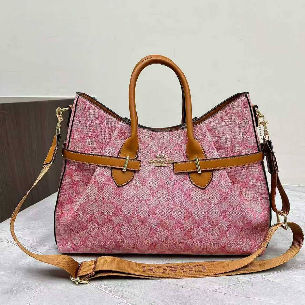 Coach
85 dhs🇦🇪🇦🇪
Zain232
♥️♥️♥️