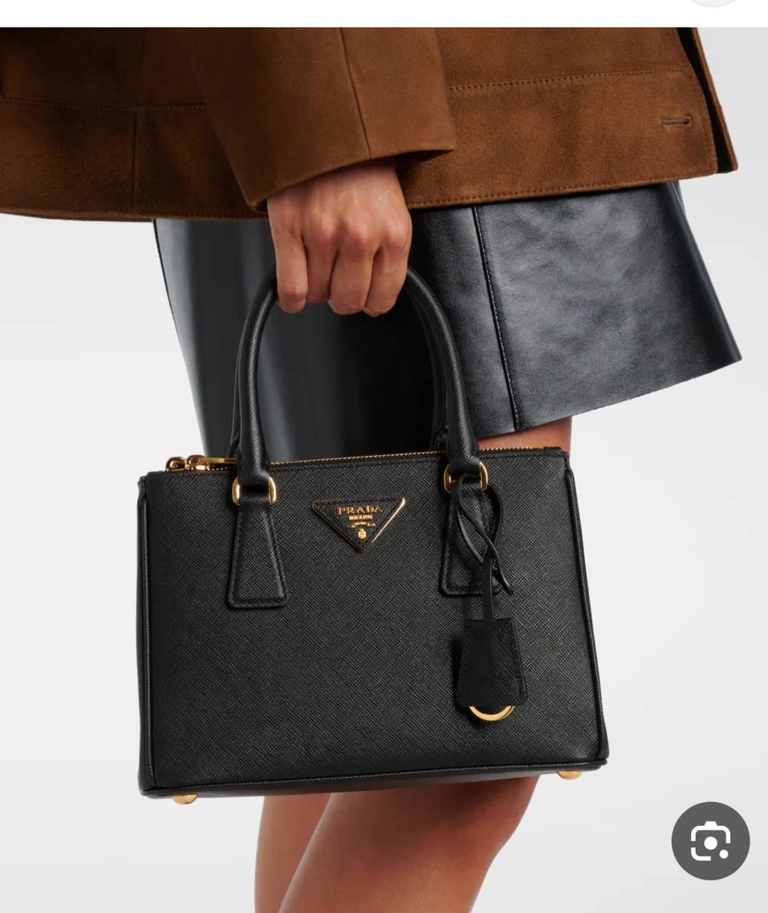Prada
GOOD quality
100 dhs🇦🇪🇦🇪
SIZE 25 CM
Zain200
♥️♥️♥️