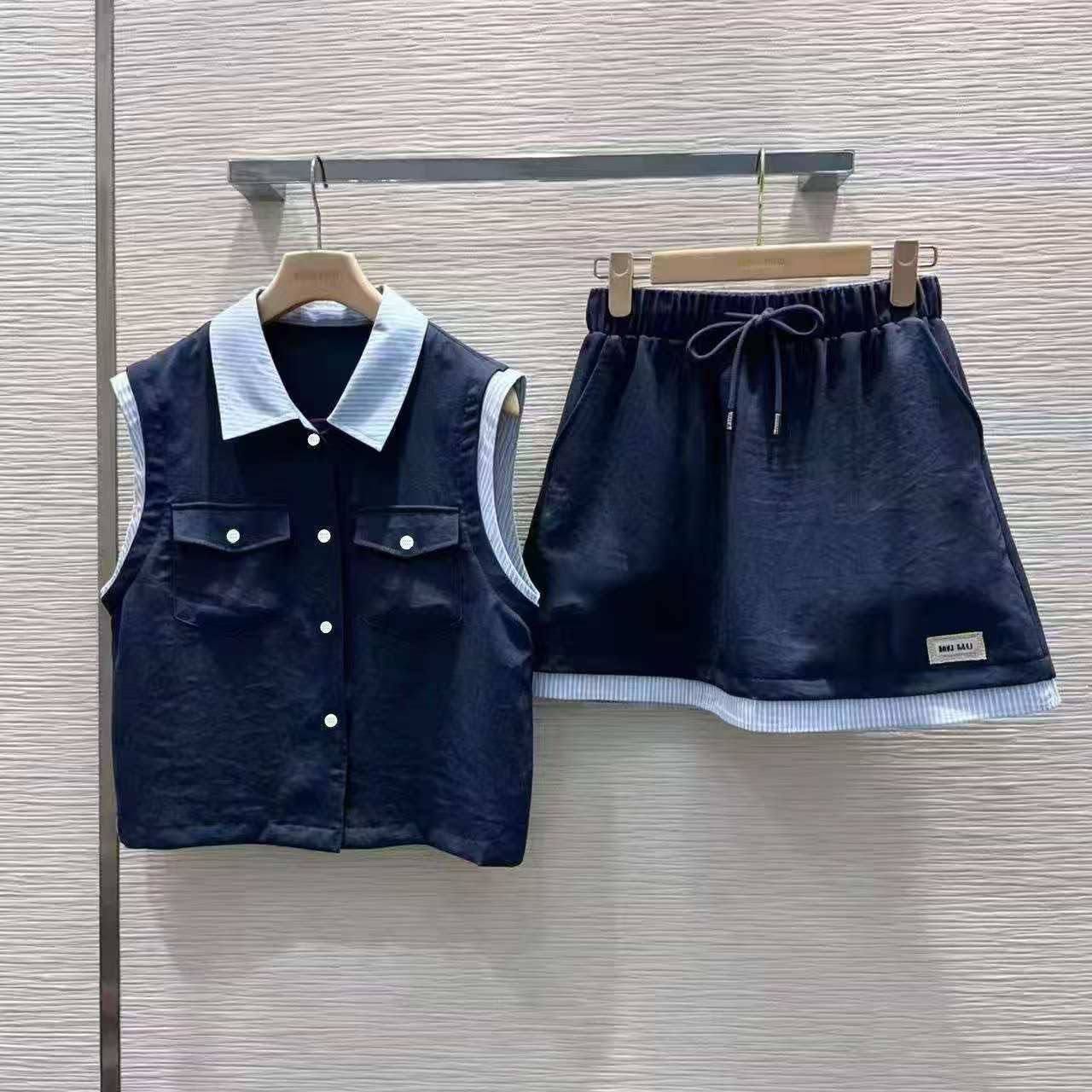 MIU MIU
*Super Master quality*
*Sizes:S M L*
430 dhs🇦🇪🇦🇪
Zain308
♥️♥️♥️