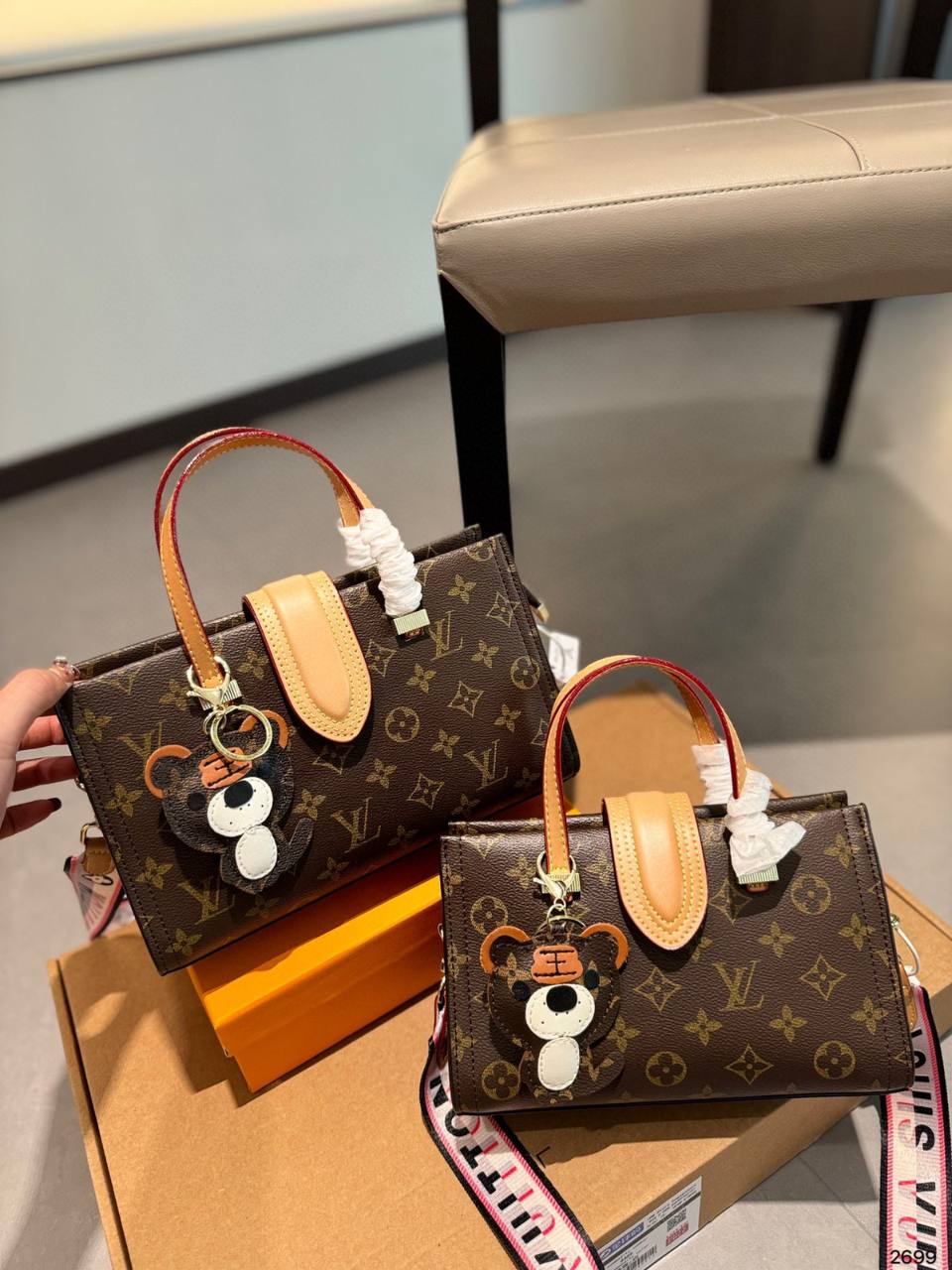 LV
Best quality
with box
🎁🎁🎁
120 dhs✅
size 23CM
Zain290
♥️♥️♥️