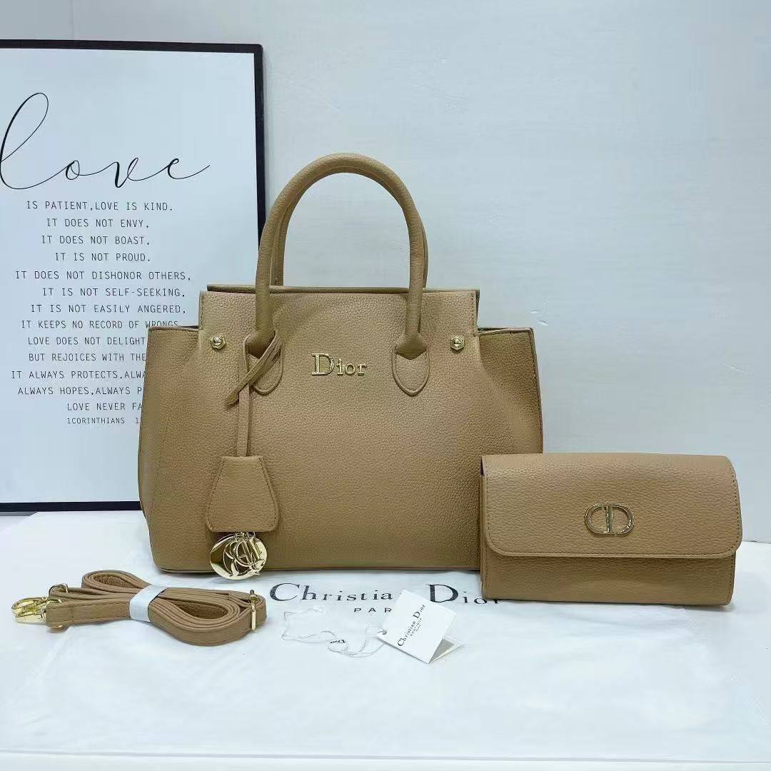 DIOR TOTE BAG 🔥
GOOD QUALITY 🌹
110 dhs🪙
Zain28
♥️♥️♥️