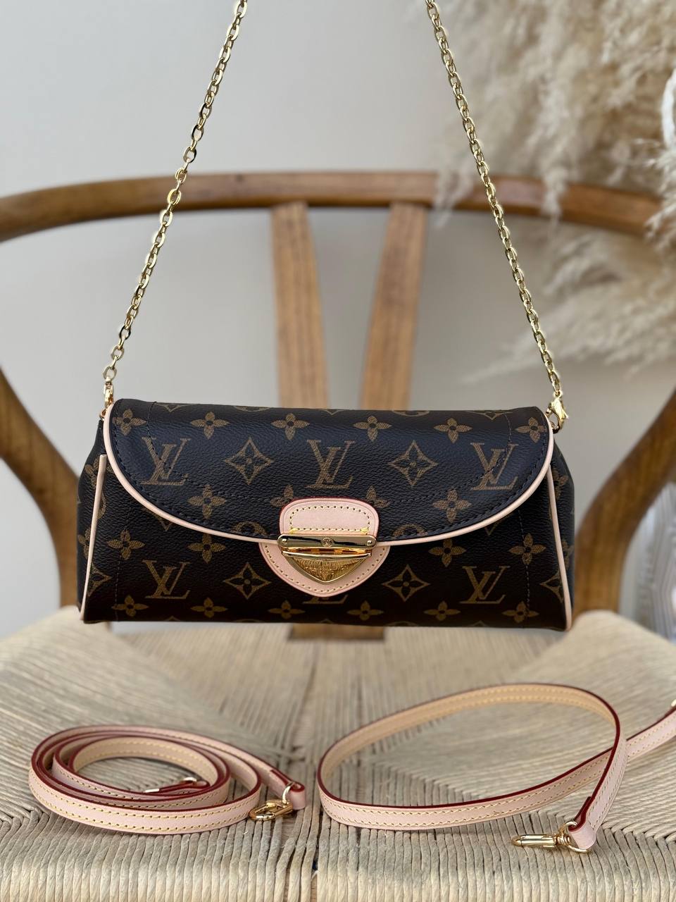 New collection✨✨✨
LV
26cm
320 dhs💓
Top quality
With box🎁
Zain167
♥️♥️♥️