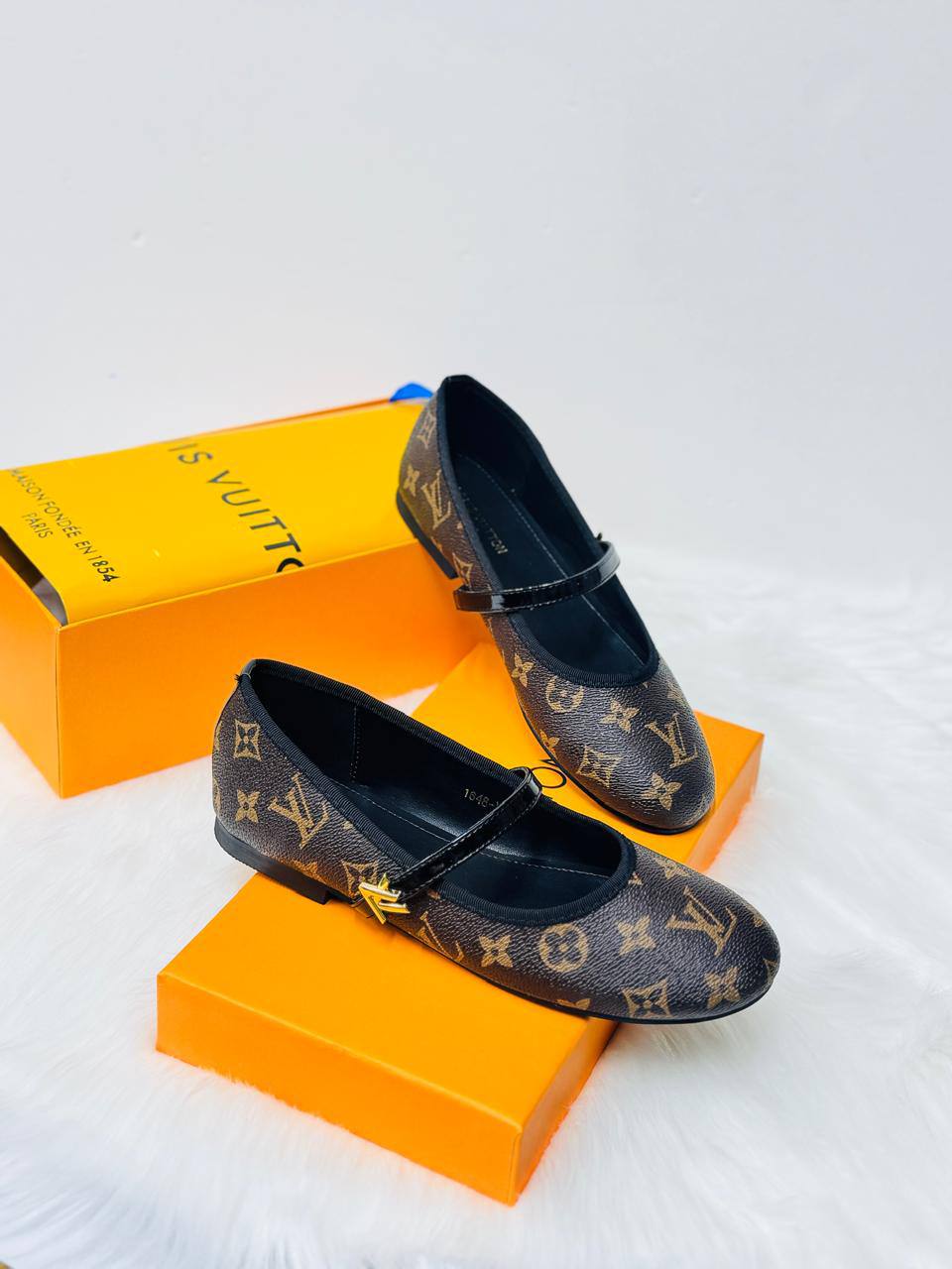 LV
Size 36 to 41
105 dhs🪙🌨️
Zain21
♥️♥️♥️