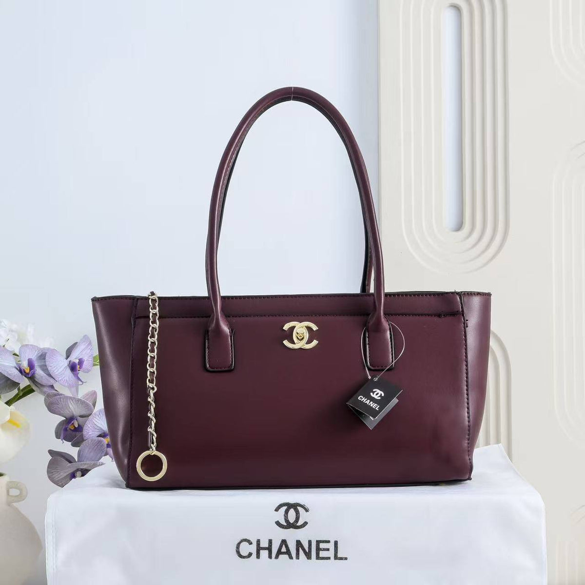 Chanel
105 dhs🇦🇪🇦🇪
size 35×13×20cm
Zain42
♥️♥️♥️