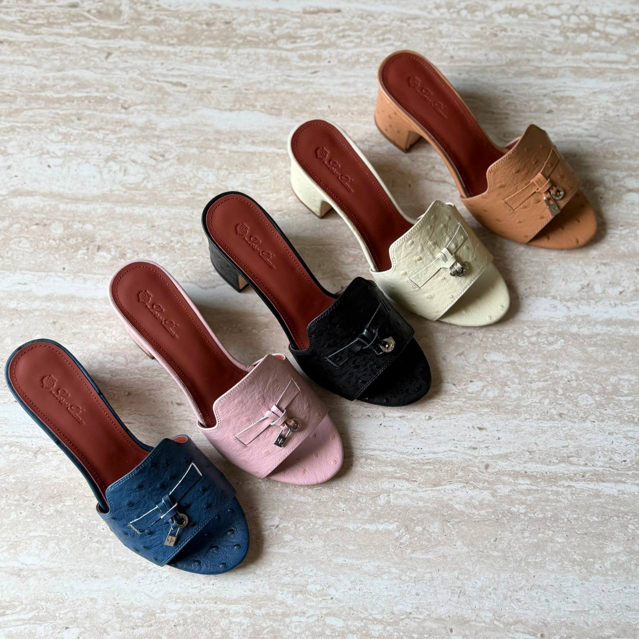 Loro Piana
AA Quality
Size 36 to 41
550 dhs🇦🇪🇦🇪
Zain288
♥️♥️♥️