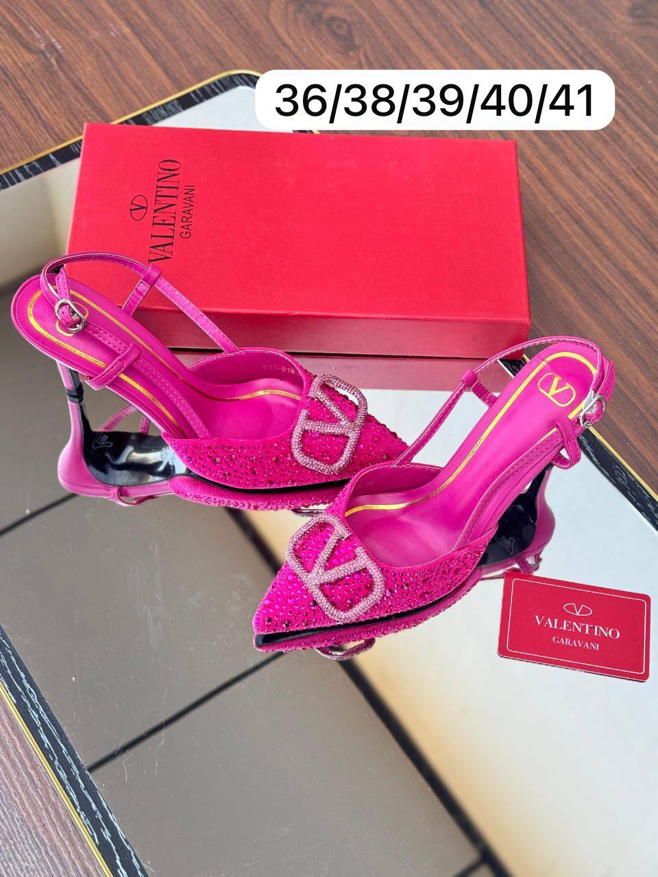 Aquazzura
Size:36 to 41
130 dhs💛
Zain241
♥️♥️♥️