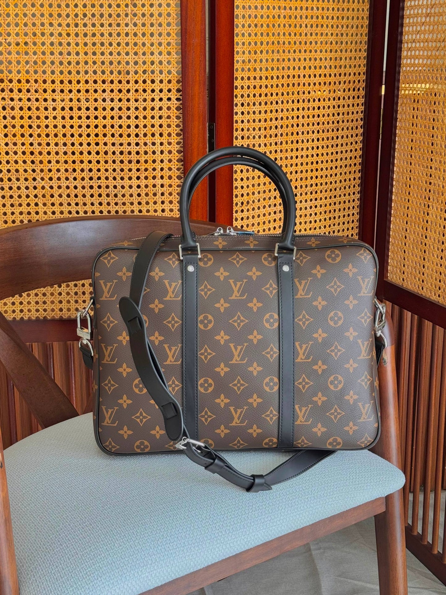 LV
*LAPTOP BAG*
950 dhs🇦🇪🇦🇪
*Available Now*🥇
Zain284
♥️♥️♥️