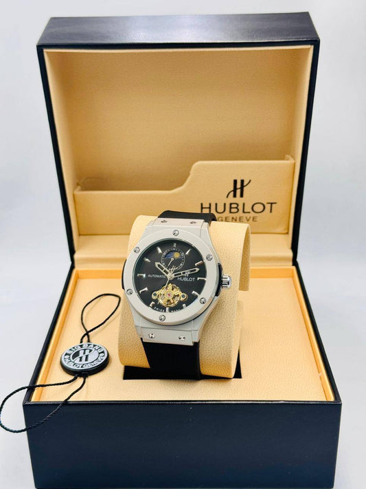 Hublot Men
Automatic*🤩🤩
140 dhs❣️
Zain08
♥️♥️♥️