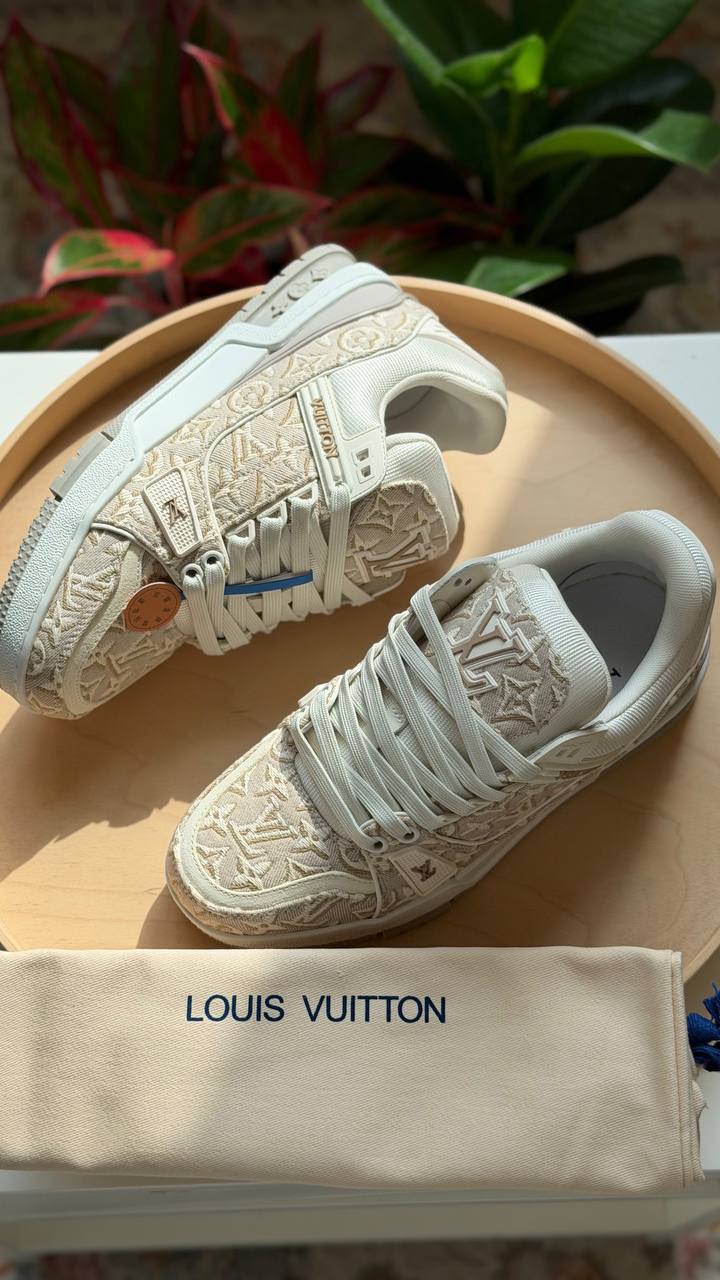 LOUIS VUITTON
Available 🤩
Master quality
Size: 36 to 41
560 dhs🇦🇪🇦🇪
Zain318
♥️♥️♥️