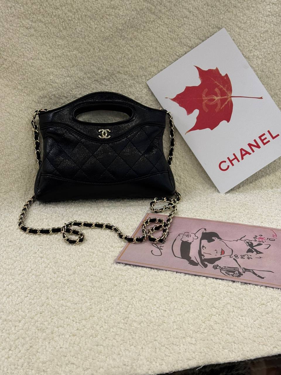 Chanel
Master
19Cm
With Box
🎁🎁🎁
230 dhs✅
Zain131
♥️♥️♥️