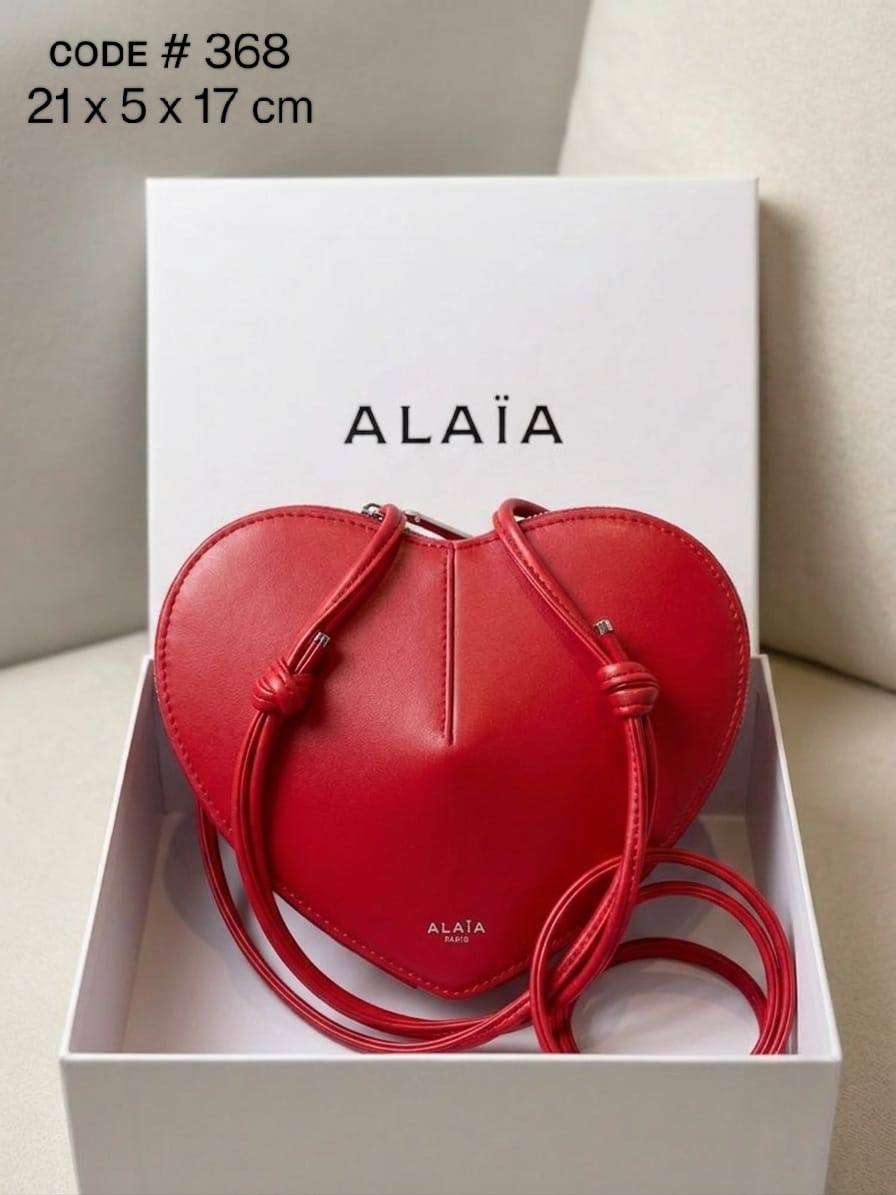 ALAIA ʟᴇ ᴄᴏᴇᴜʀ
ᴄʀᴏssʙᴏᴅʏ ʙᴀɢ
ʜᴇᴀʀᴛ- sʜᴀᴘᴇᴅ ᴅᴇsɪɢɴ
sɪʟᴠᴇʀ ʜᴀʀᴅᴡᴀʀᴇ
sɪᴢᴇ : 21 cm
ᴡɪᴛʜ BOX
130 dhs💓
Zain31
♥️♥️♥️