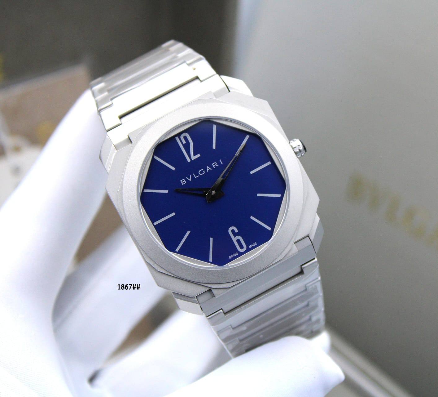 BVLGARI OCTO FINISSIMO
*FOR MEN 40 MM*
*ULTRA THIN QUARTZ*
350 dhs✅
Zain304
♥️♥️♥️