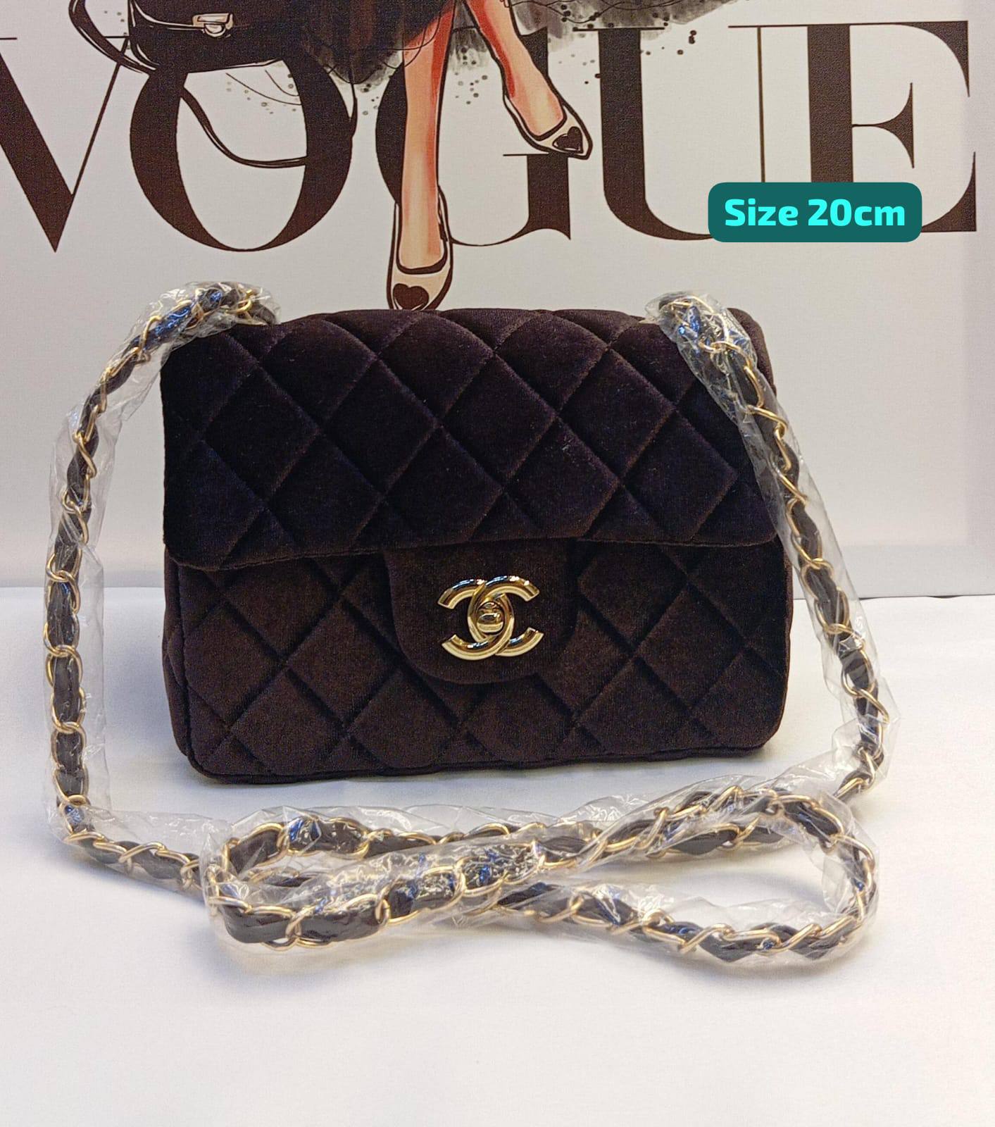 Chanel
Good quality
with box
🎁🎁🎁
100 dhs💓
Zain186
♥️♥️♥️