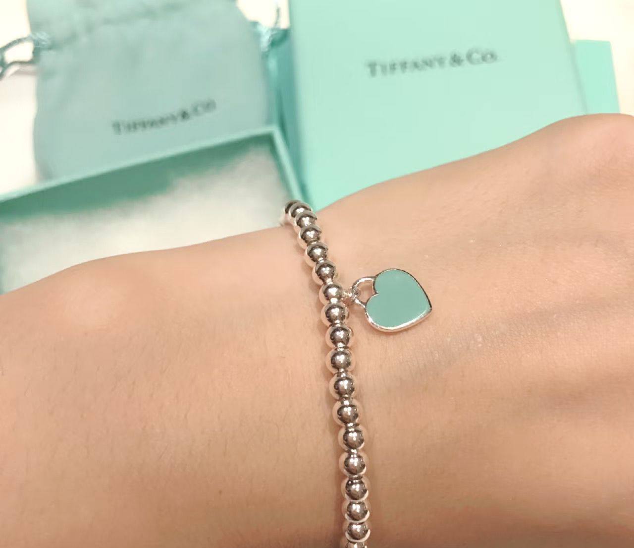 Tiffany  🦋
Breslat ❤️🔥
Master quality 💯
With normal boxes 📦 
45 dhs🪙
With master box 🗃️ 
70 dhs🪙
Zain216
♥️♥️♥️