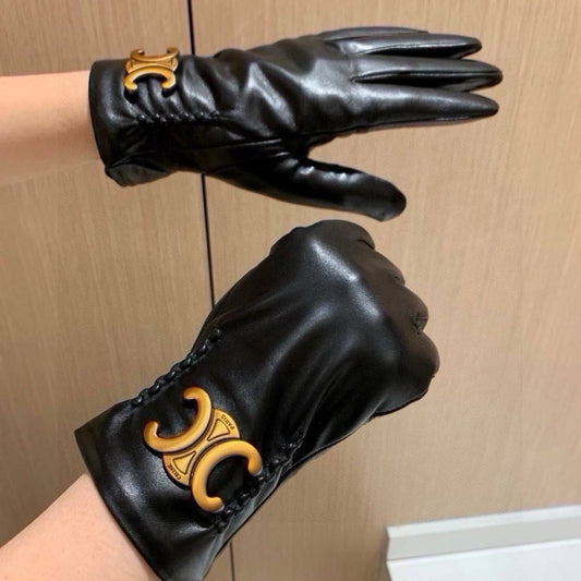 CILEIN GlOVES
VVIP QUALITY
WITH ORRIGINAL BOX
320 dhs🇦🇪🇦🇪
Zain281
♥️♥️♥️