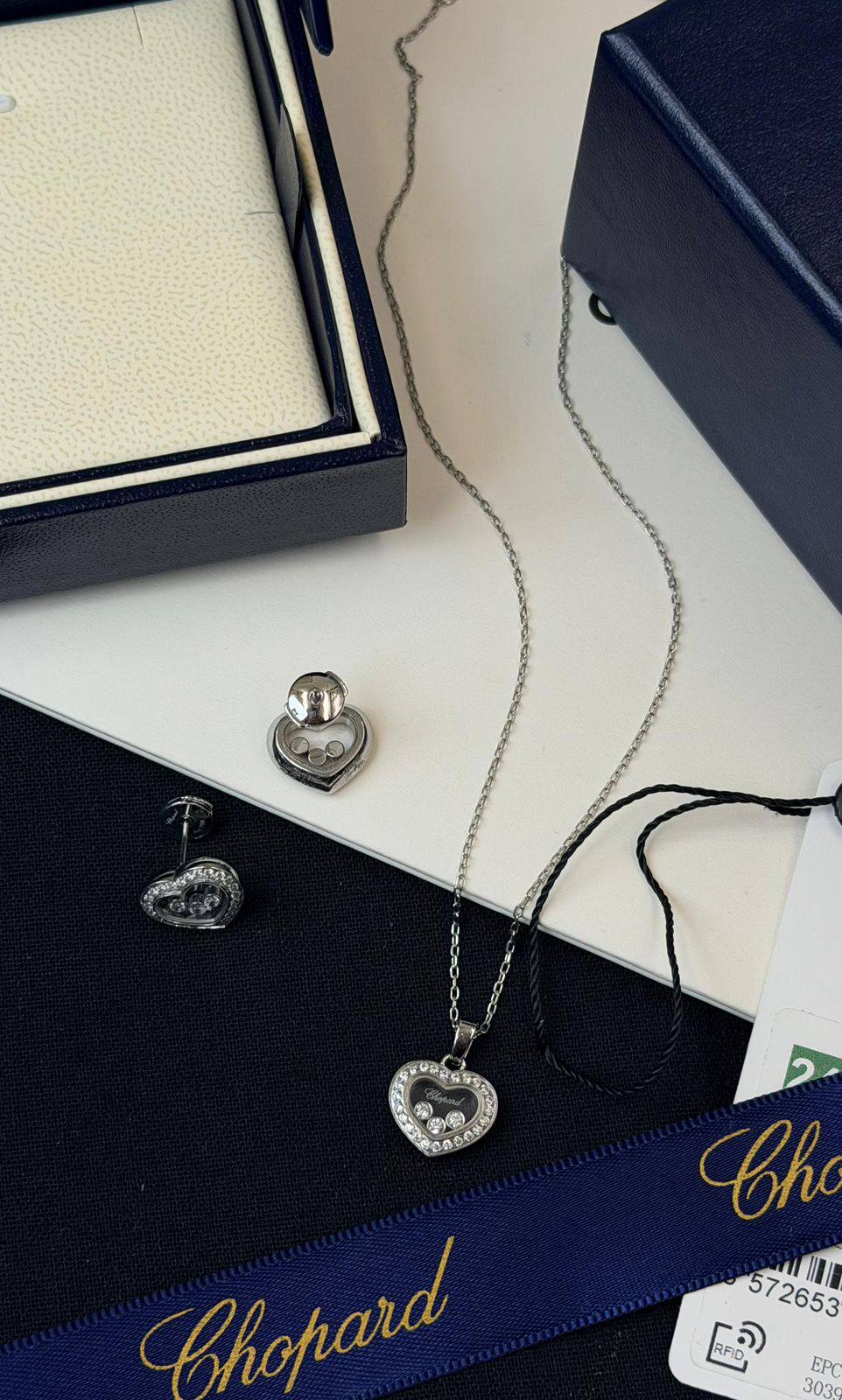 Chopard* 💙
↗️ *# Master Quality ®️*
*160 dhs🌺* with *Normal* Box
*230 dhs🌺 * with *Orignal* Box
Zain106
♥️♥️♥️