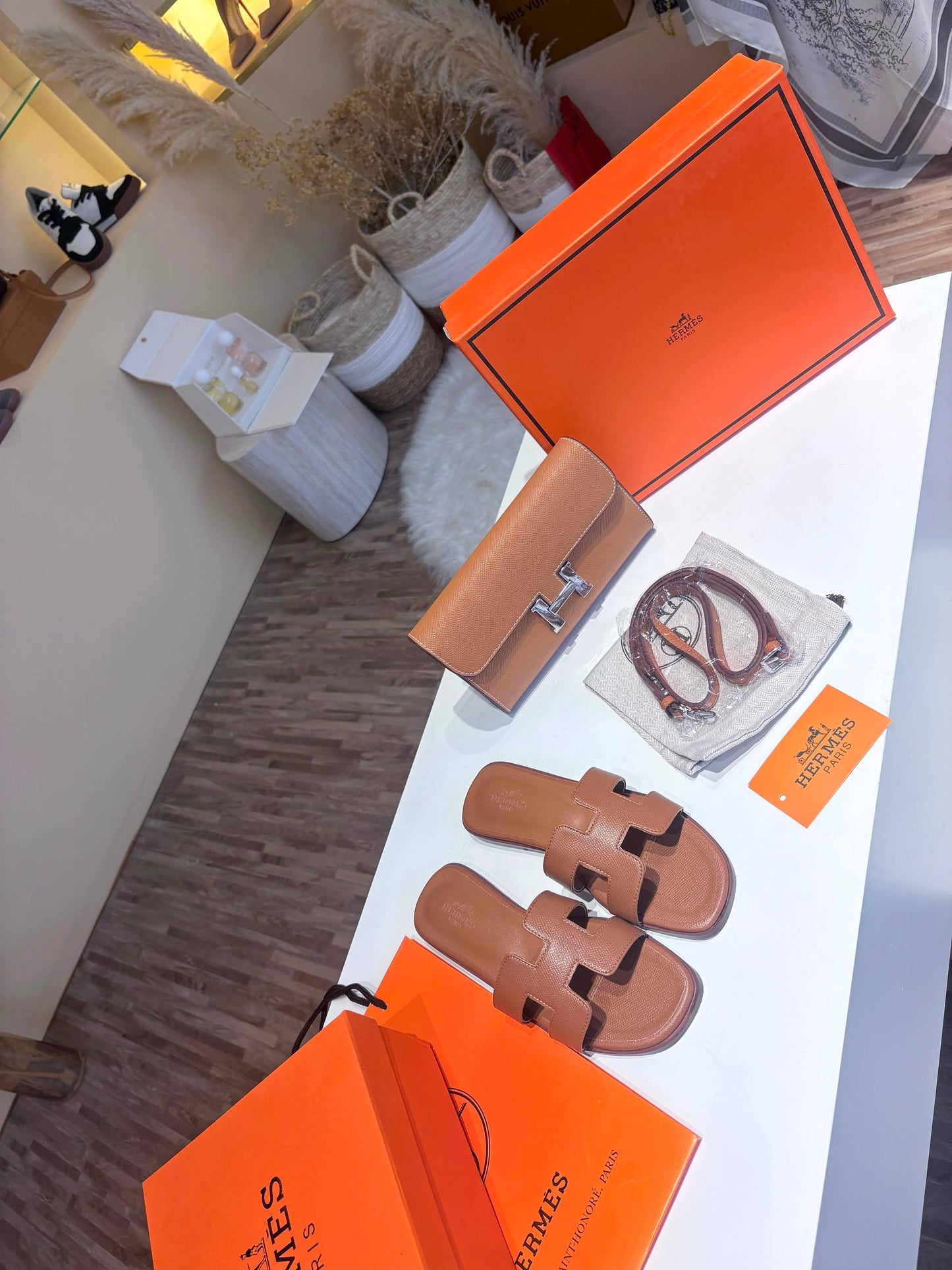 Hermes Set
Slipper Size 36-41
160 dhs💓💓
Zain12
Zain236
💓💓💓