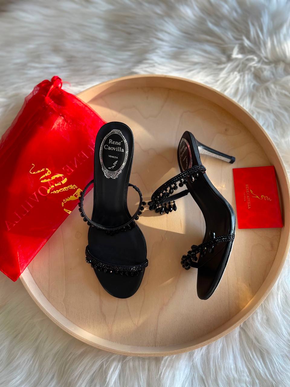 RENE CAOVILLA
Master quality
Size: 36 to 41
450 dhs🖤
Zain318
♥️♥️♥️