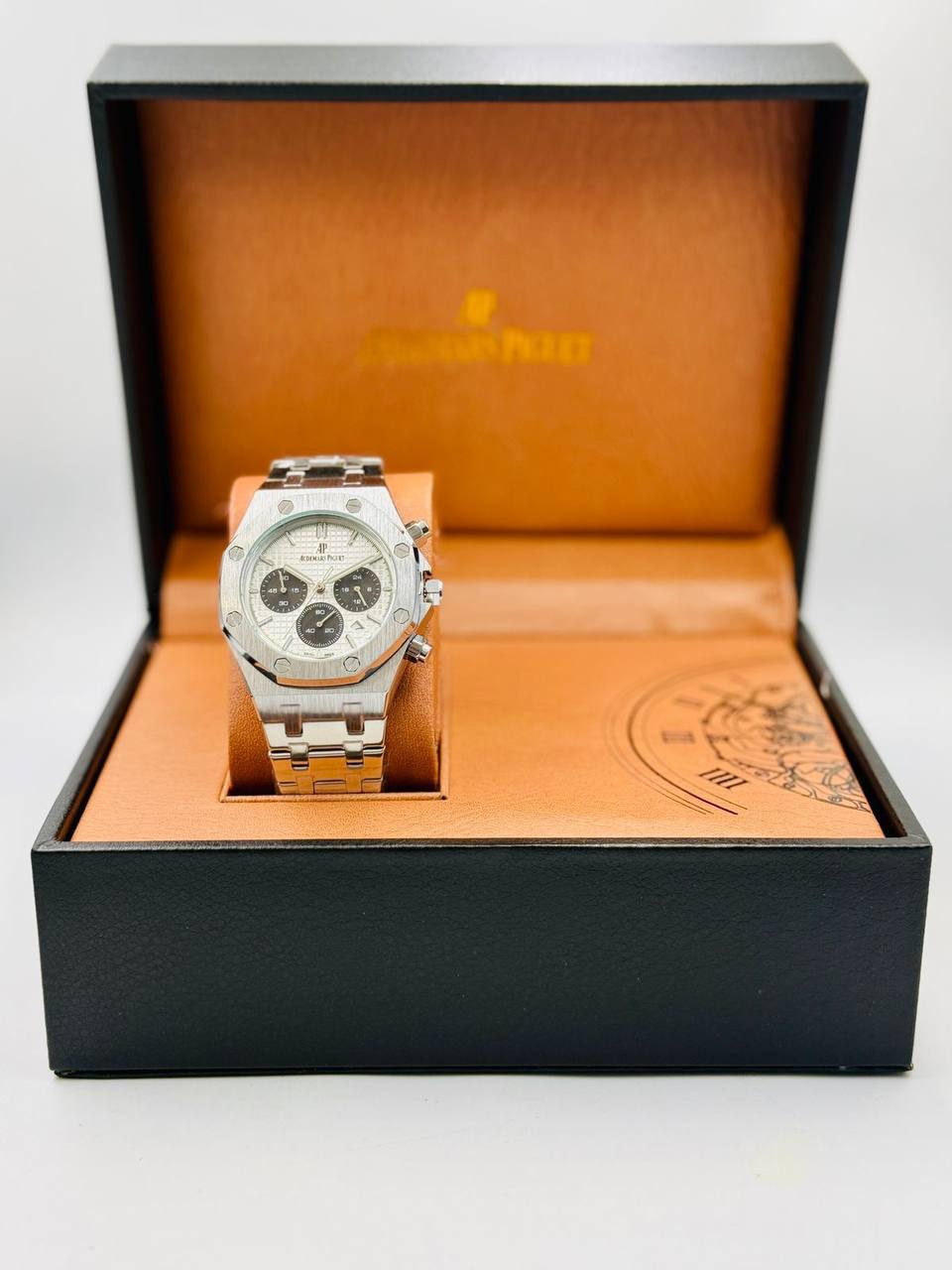 AP Men
*chronograph working*
85 dhs🪙
Zain08
♥️♥️♥️