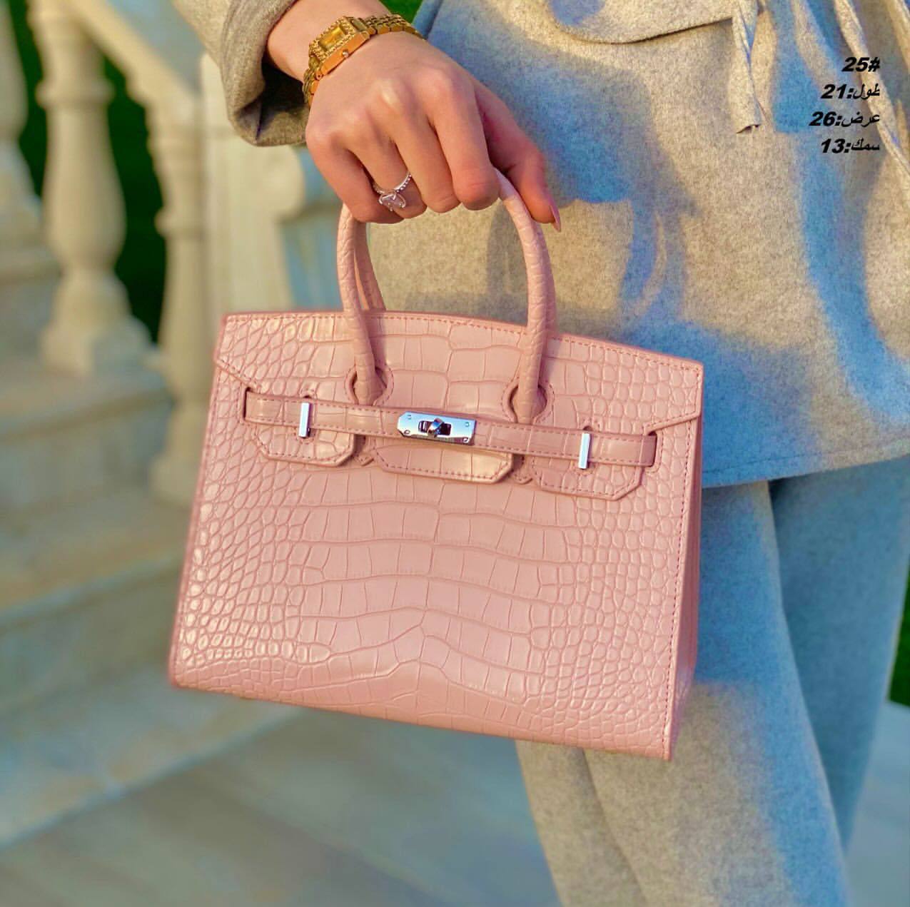 Hermes
21cm
105 dhs🪙💕
with Box
🎁🎁🎁
Zain50
♥️♥️♥️