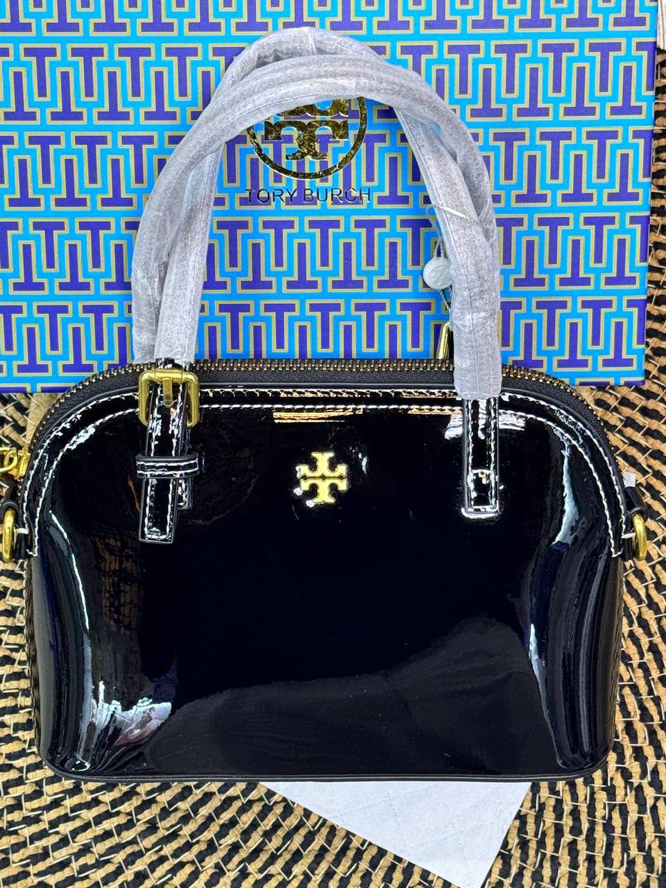 Tory Burch
Best quality
With box’s
🎁🎁🎁
95 dhs💓
size 19cm
Zain158
♥️♥️♥️