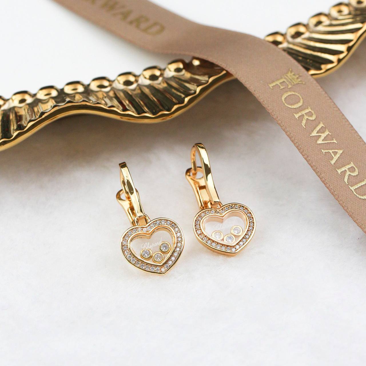 Chopard❤️🔥*
Earring ✨
Master quality 💯
With normal boxes 🗃️
60 dhs🇦🇪
Zain216
♥️♥️♥️